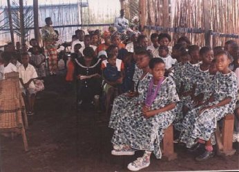 Foto: iglesia de Pigmeos en África.