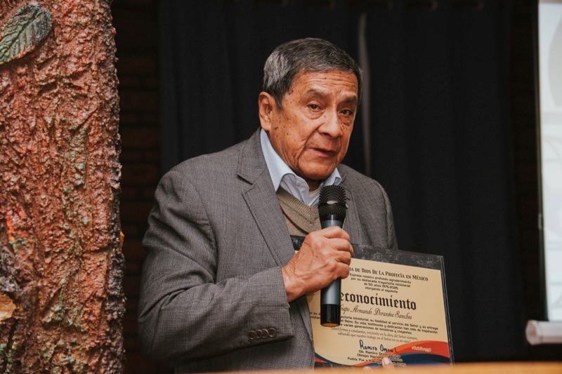 Obispo Dorantes Honrado Por 50 Años de Ministerio